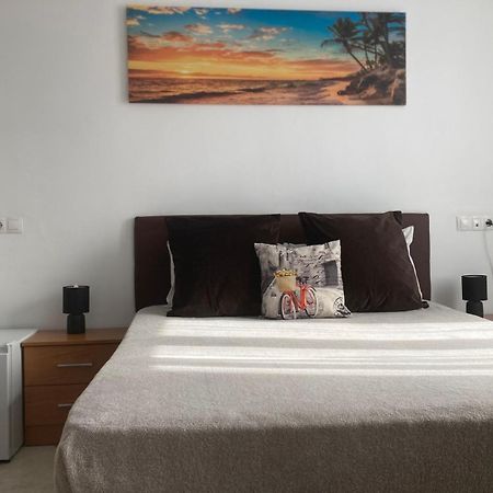 Room With Private Bathroom And Balcony Nearby The Mercado Central, Center And Beach Alicante Buitenkant foto