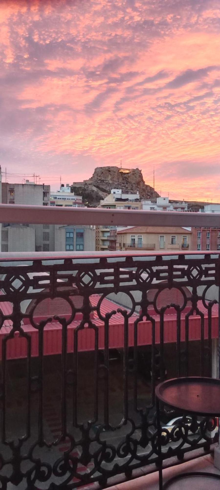 Room With Private Bathroom And Balcony Nearby The Mercado Central, Center And Beach Alicante Buitenkant foto