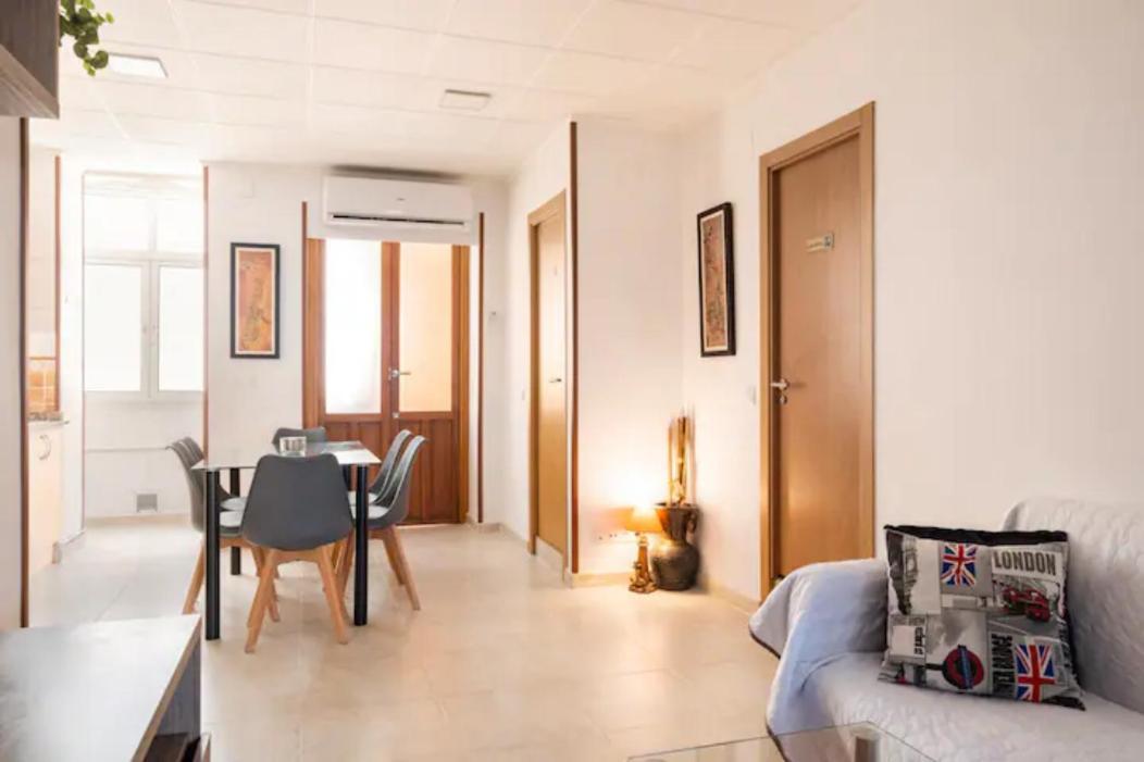 Room With Private Bathroom And Balcony Nearby The Mercado Central, Center And Beach Alicante Buitenkant foto