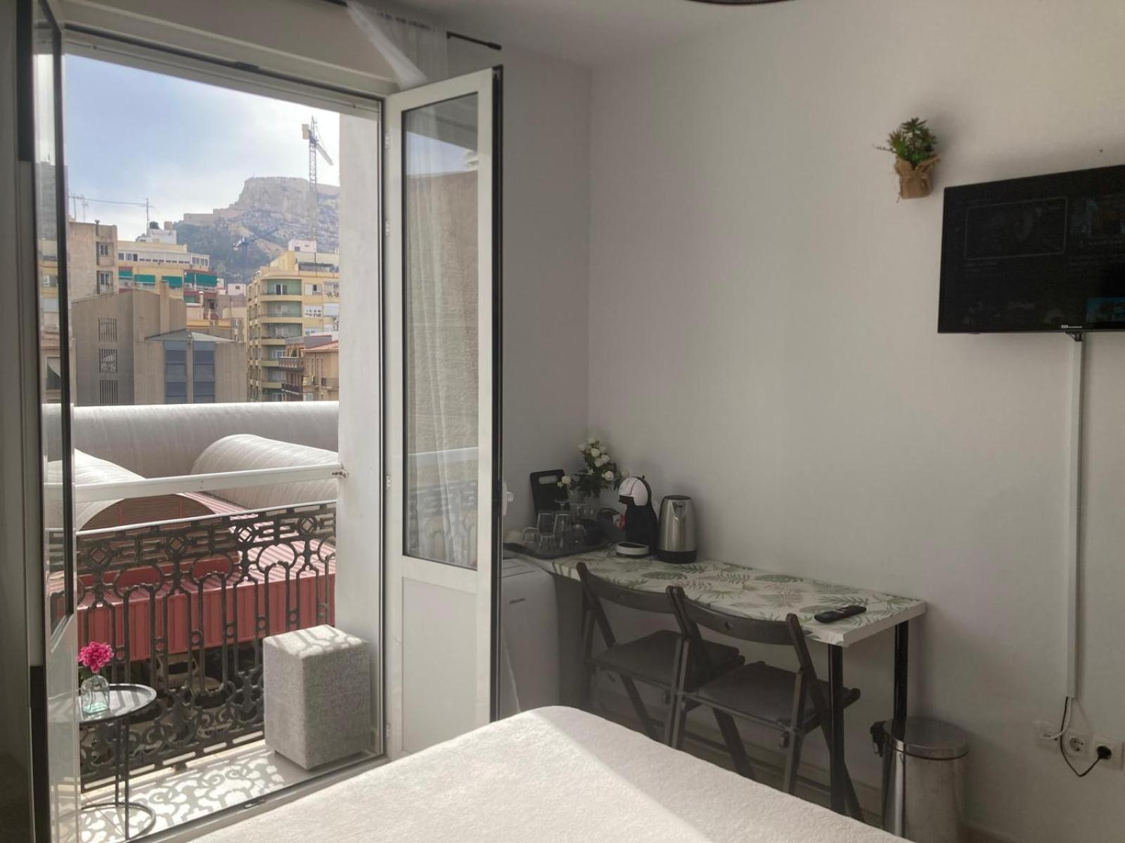 Room With Private Bathroom And Balcony Nearby The Mercado Central, Center And Beach Alicante Buitenkant foto