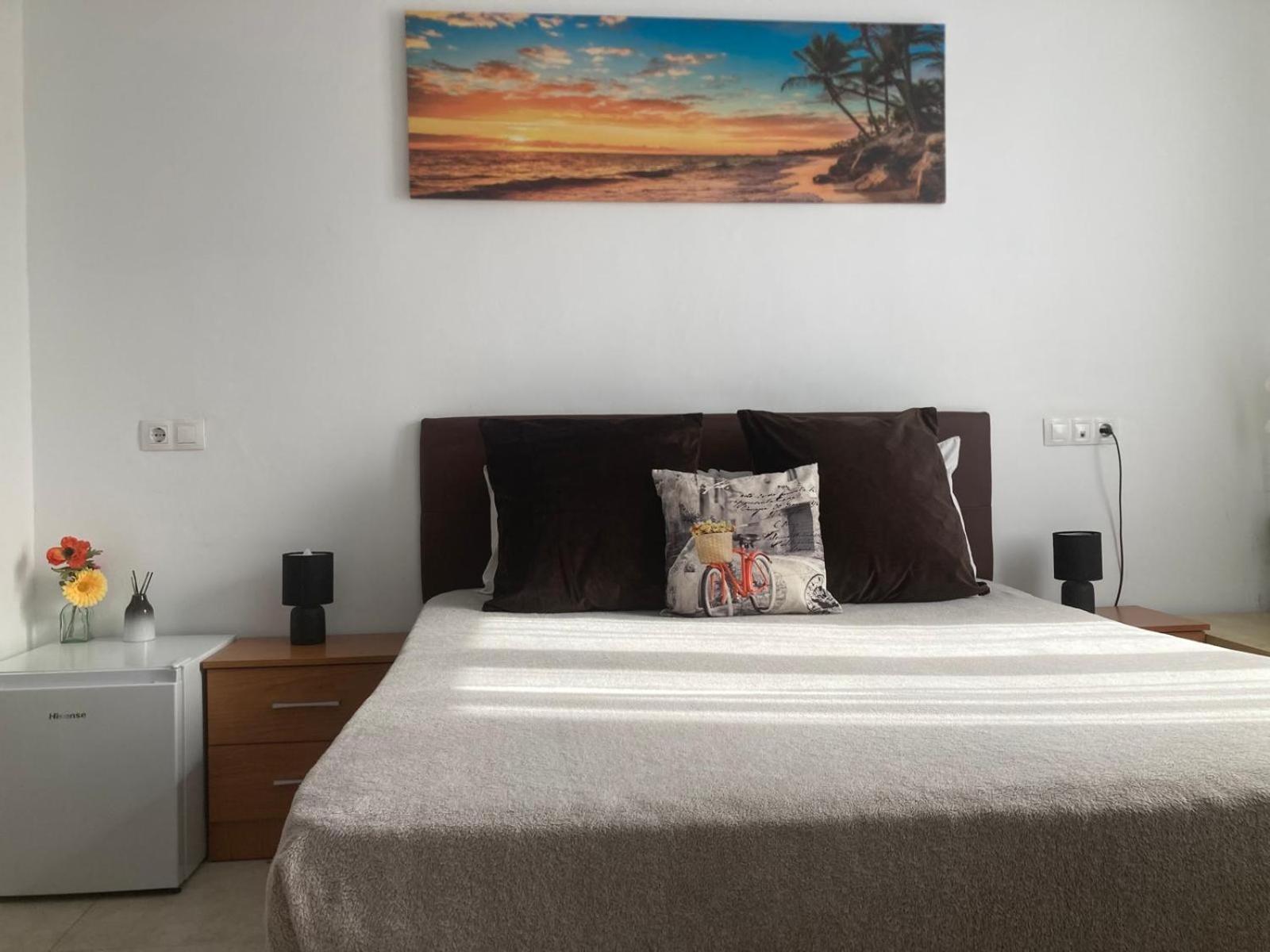 Room With Private Bathroom And Balcony Nearby The Mercado Central, Center And Beach Alicante Buitenkant foto