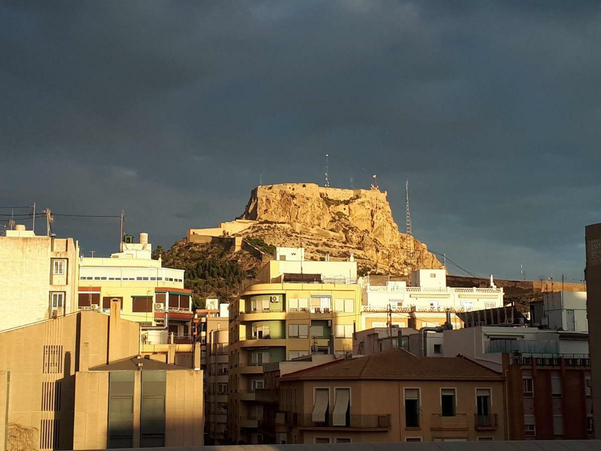 Room With Private Bathroom And Balcony Nearby The Mercado Central, Center And Beach Alicante Buitenkant foto